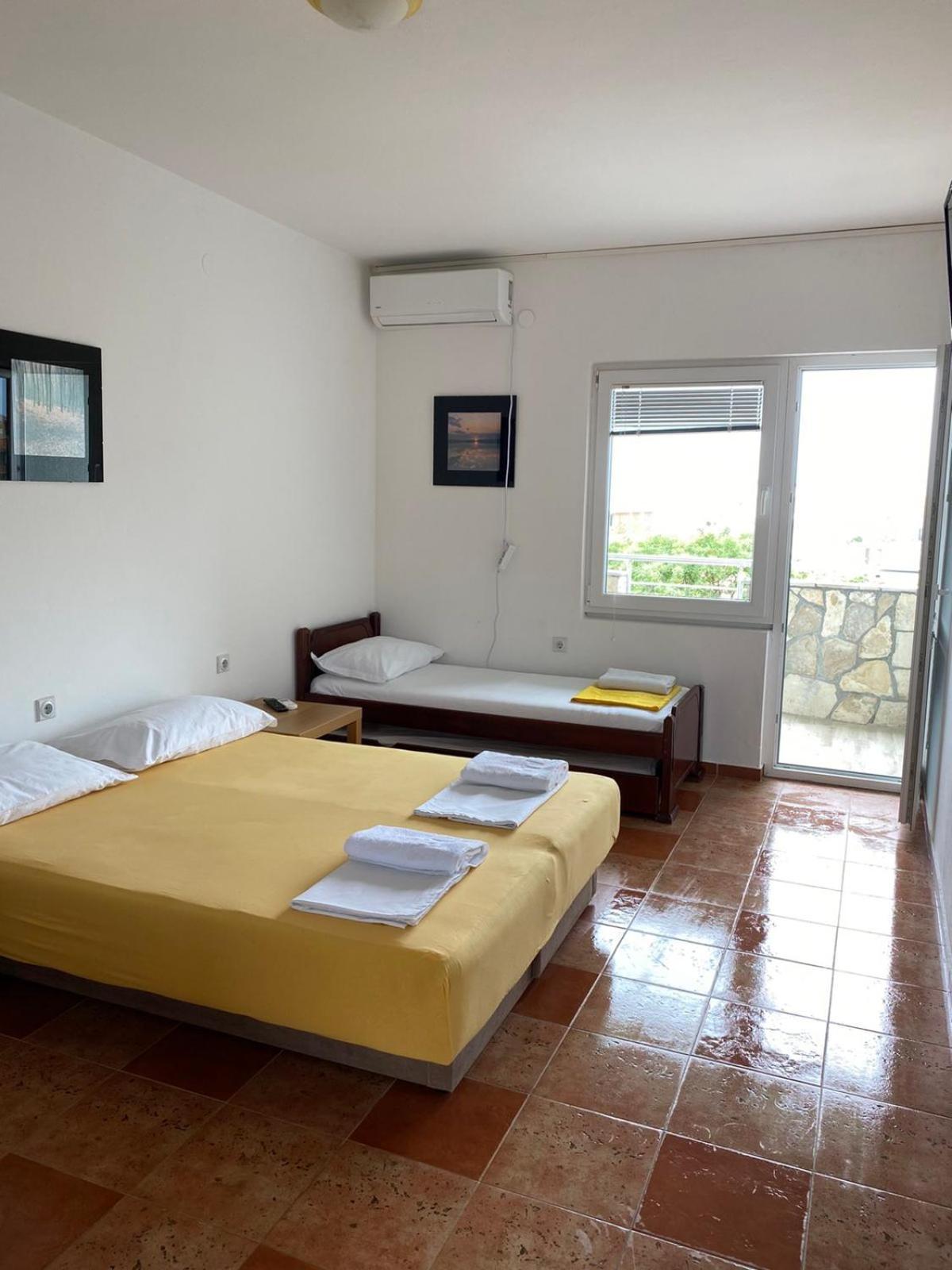 Apartments Vila Kurtagic Dobra Voda Quarto foto